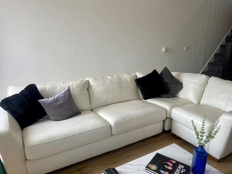 Birks Road Villa Cleator Moor ภายนอก รูปภาพ